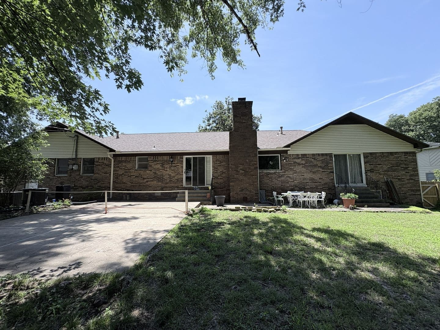 Siloam Springs House: 1365 Twin Springs