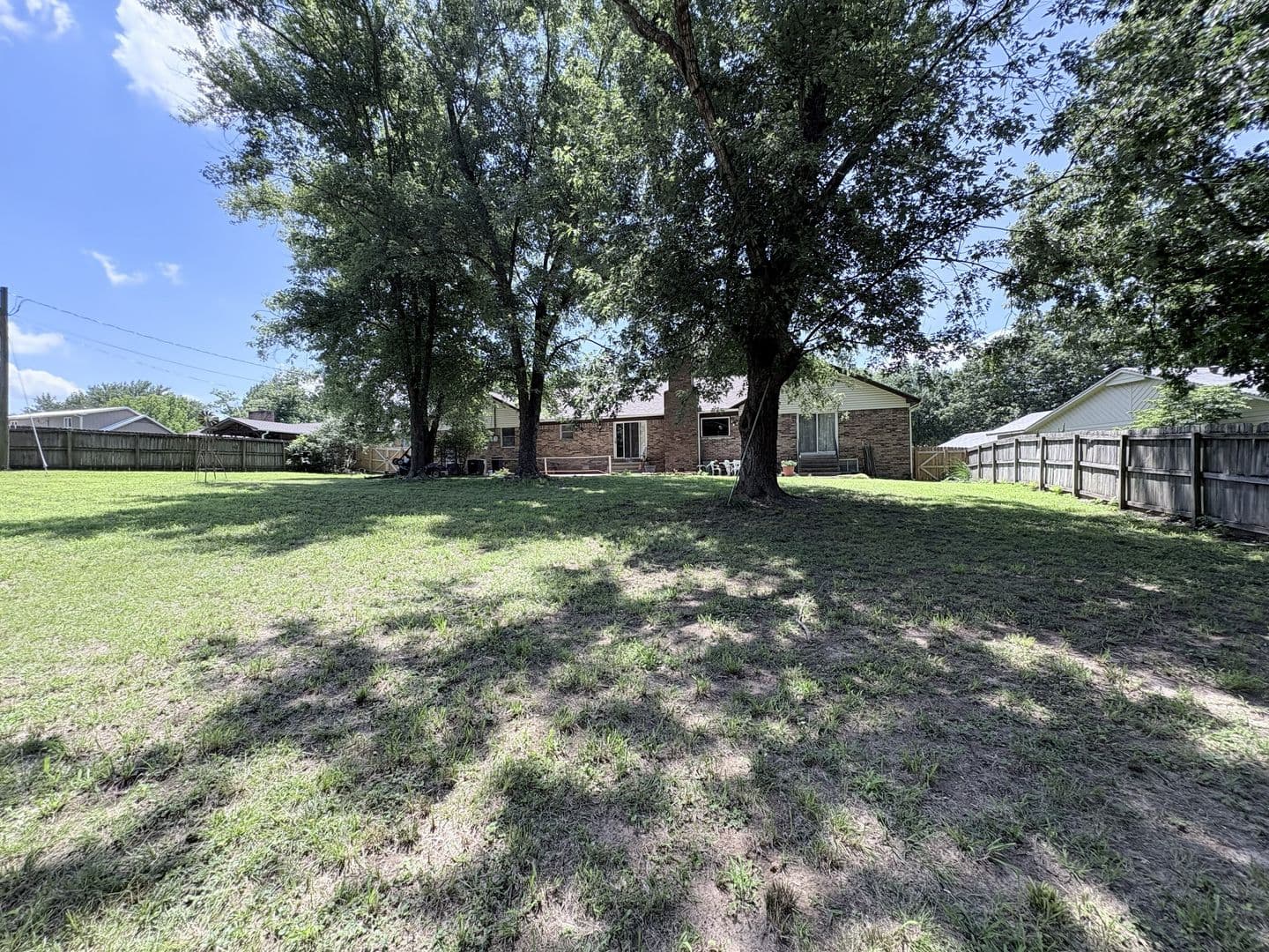 Siloam Springs House: 1365 Twin Springs