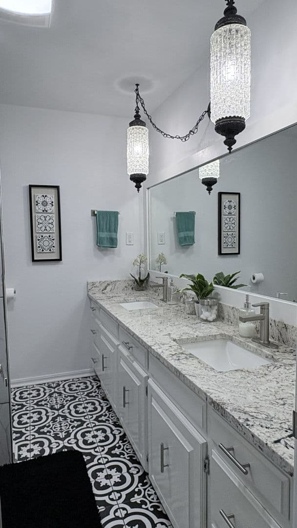 Siloam Springs House: 1365 Twin Springs