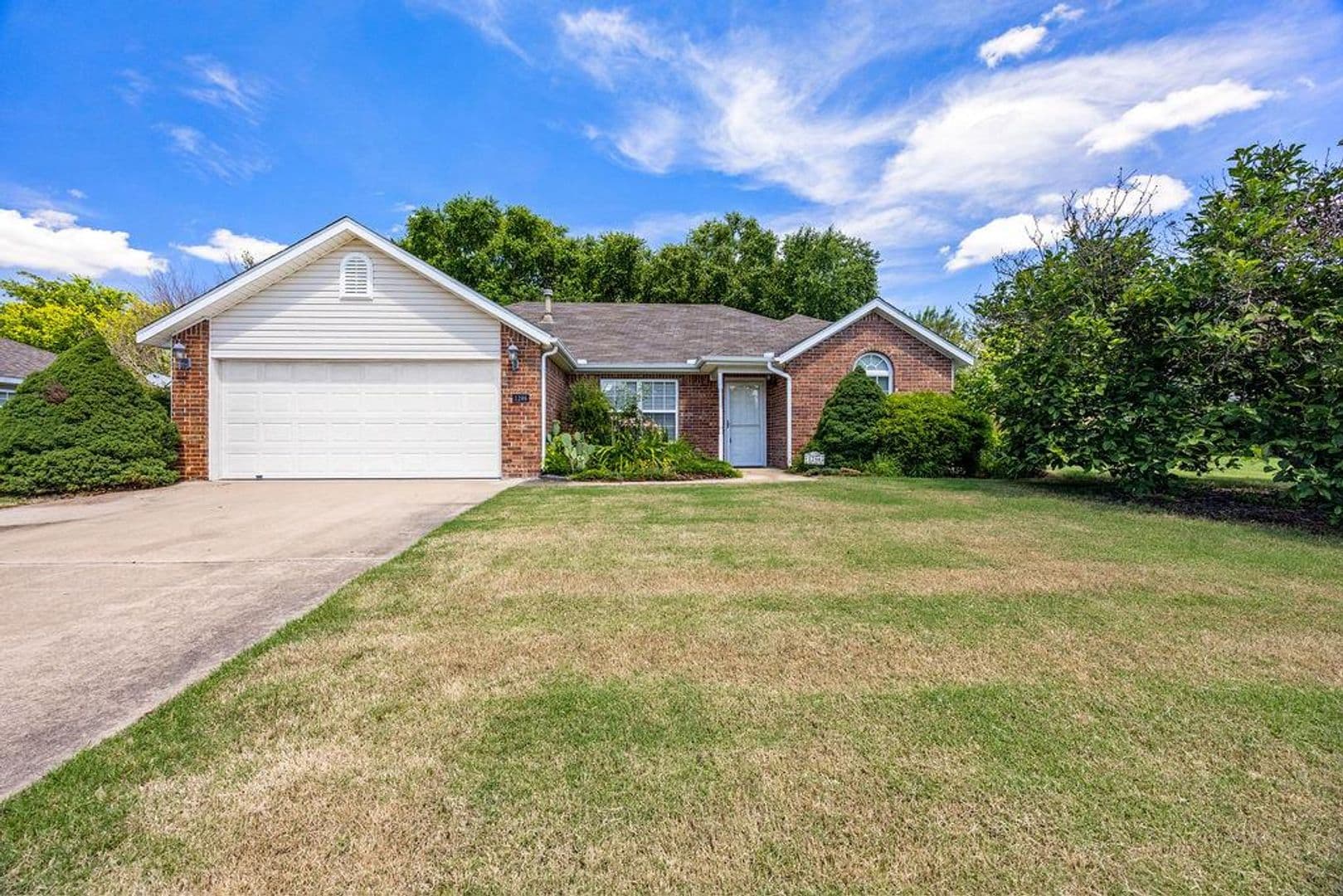Elkins House: 1286 Hackberry Pl