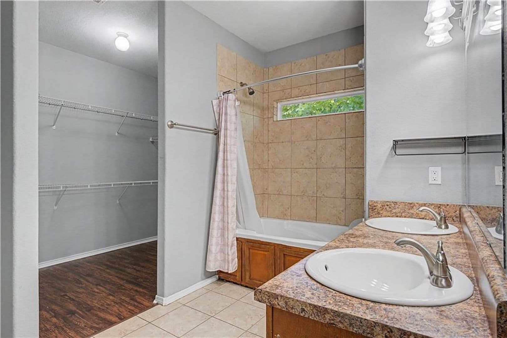 Farmington House: 12237 Richardson Rd