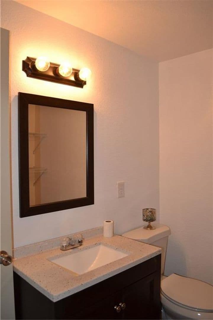 Bella Vista Apartment: 44 Skyline