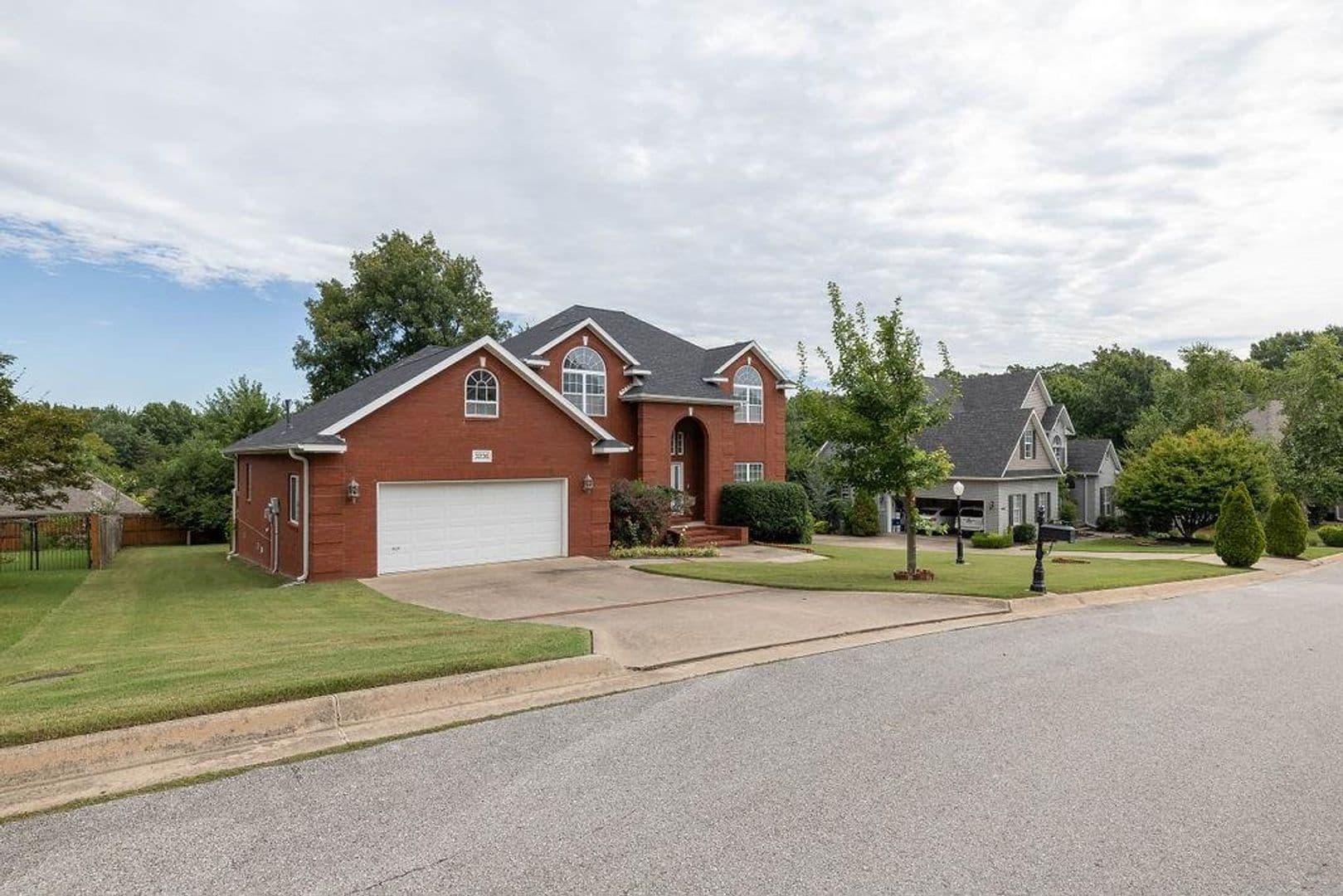 Fayetteville House: 3236 Piper Glen