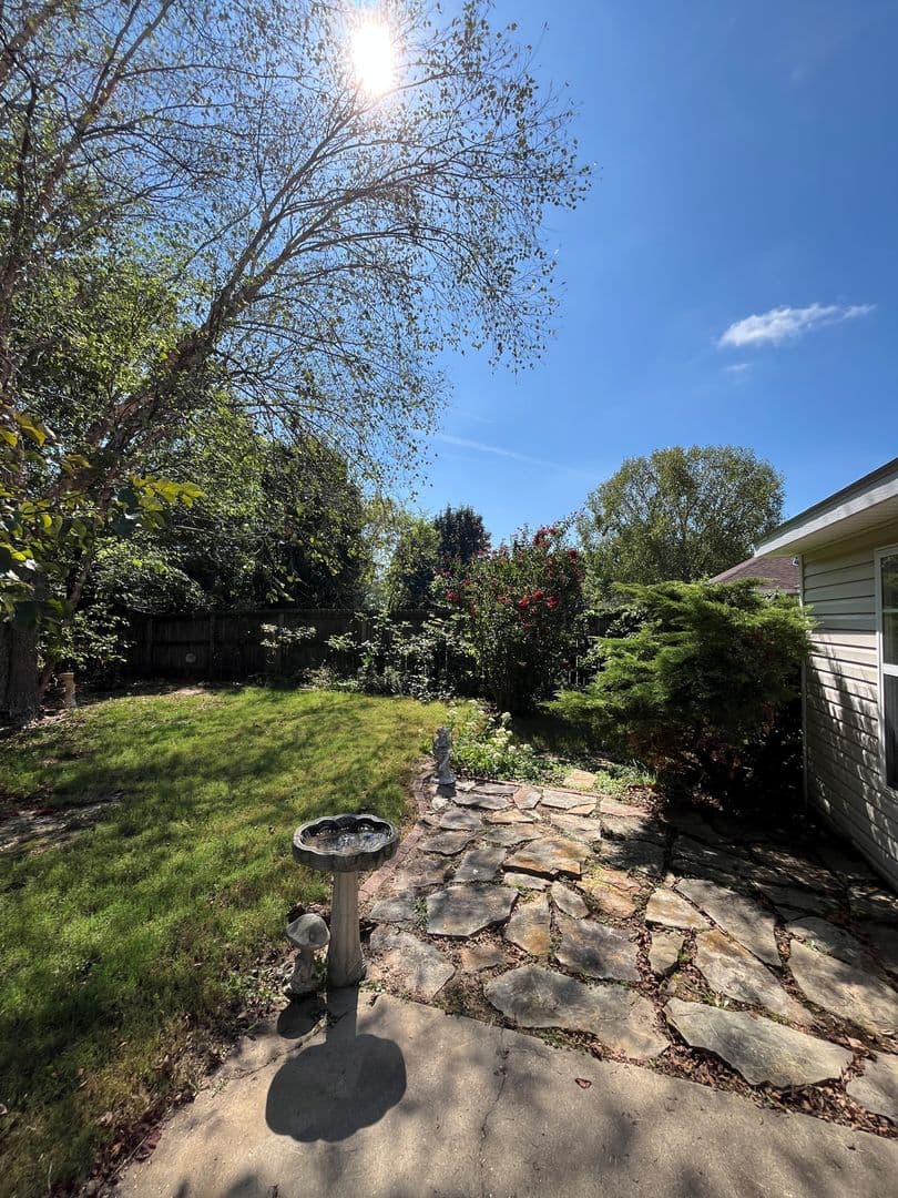 Elkins House: 1286 Hackberry Pl