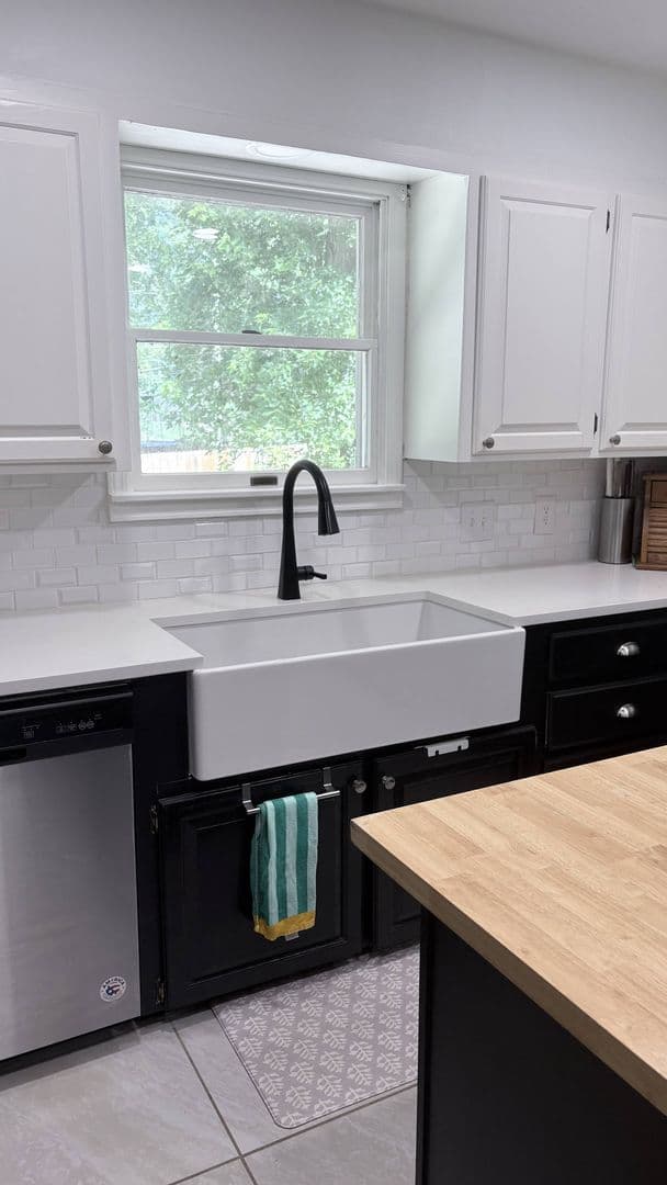 Siloam Springs House: 1365 Twin Springs