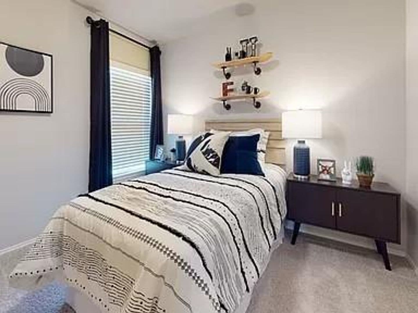 Fayetteville House: 2514 Meramec