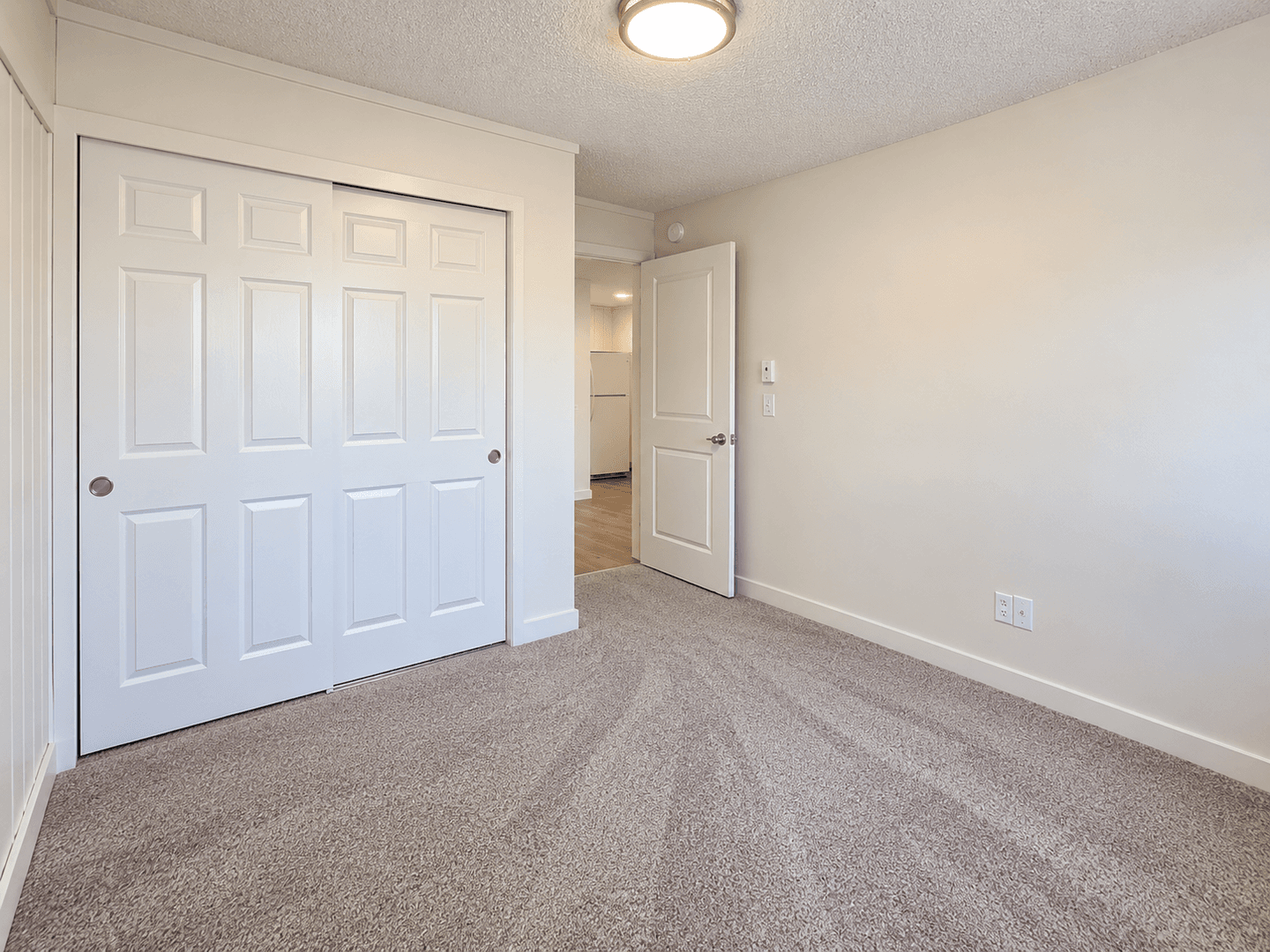 Edmonds Apartment: 21323 80th Ave W