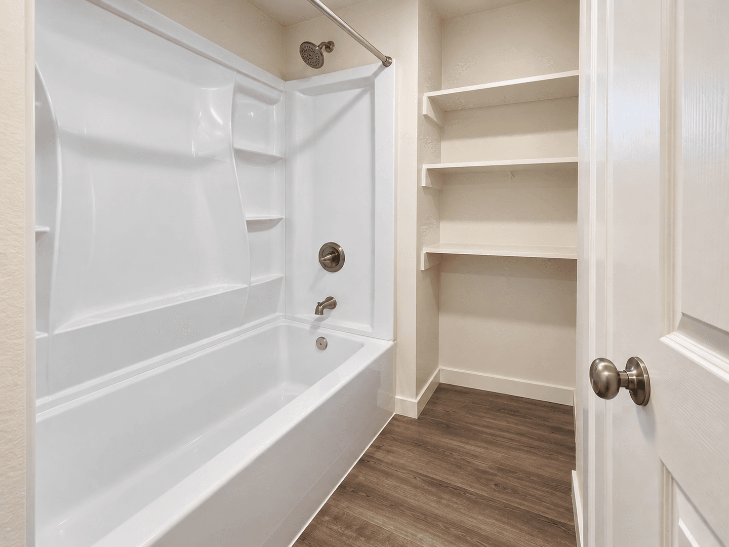 Edmonds Apartment: 21323 80th Ave W