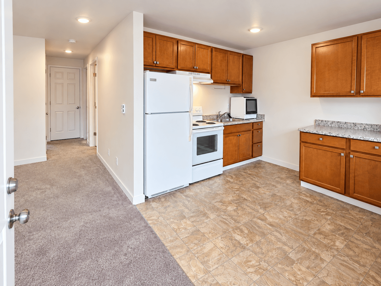 Edmonds Apartment: 21319 80th Ave W
