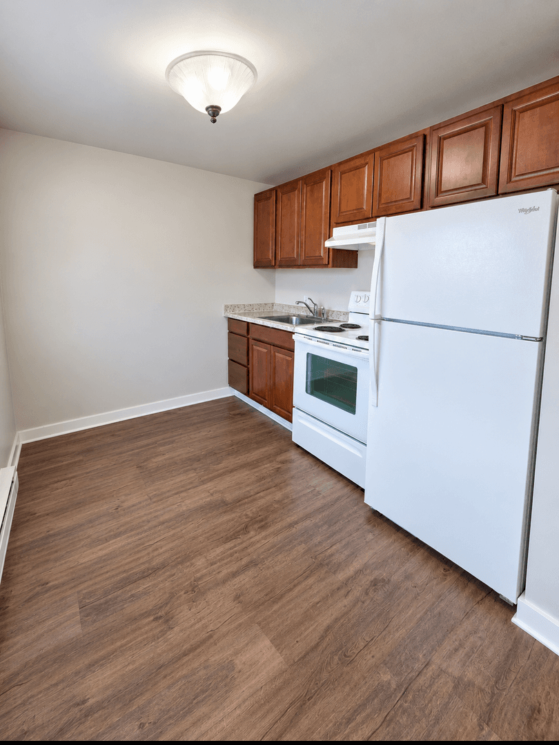 Edmonds Apartment: 21319 80th Ave W