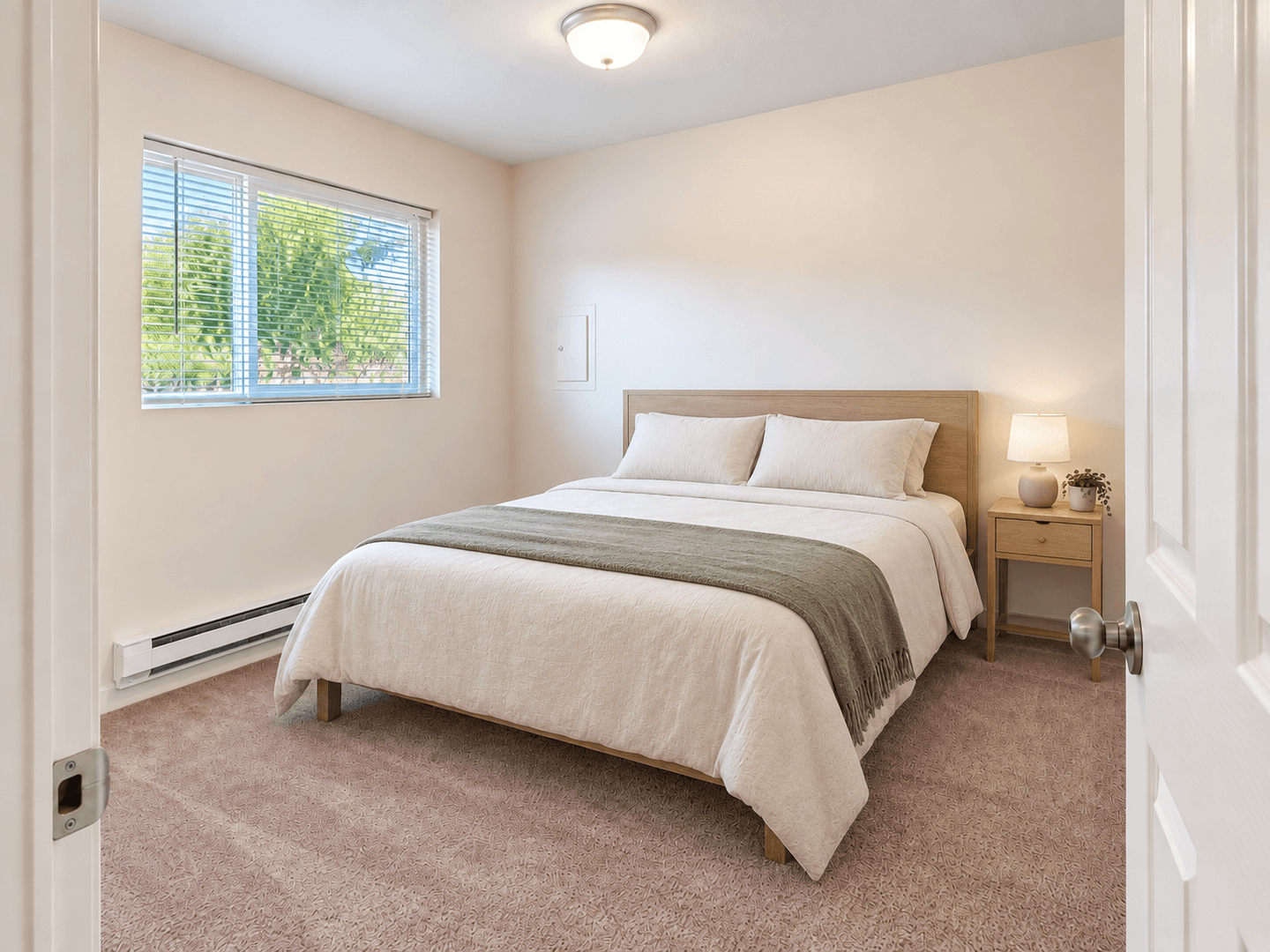 Edmonds Apartment: 21319 80th Ave W