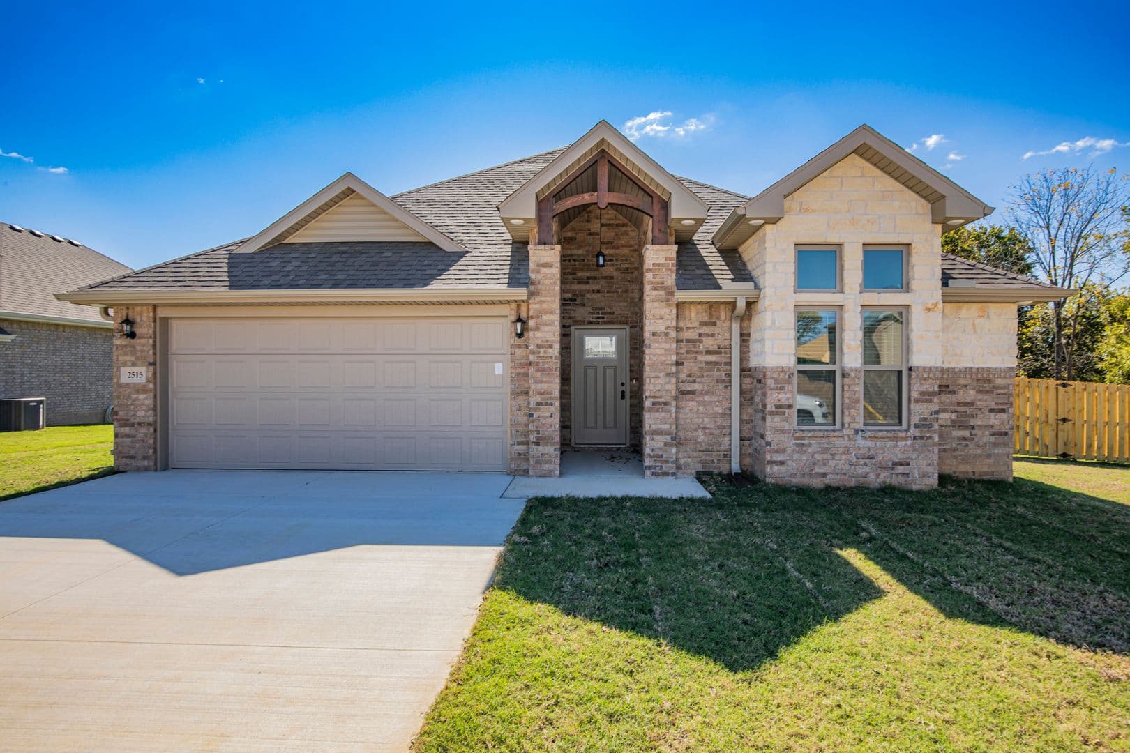 Pea Ridge House: 2515 Westbrook Loop