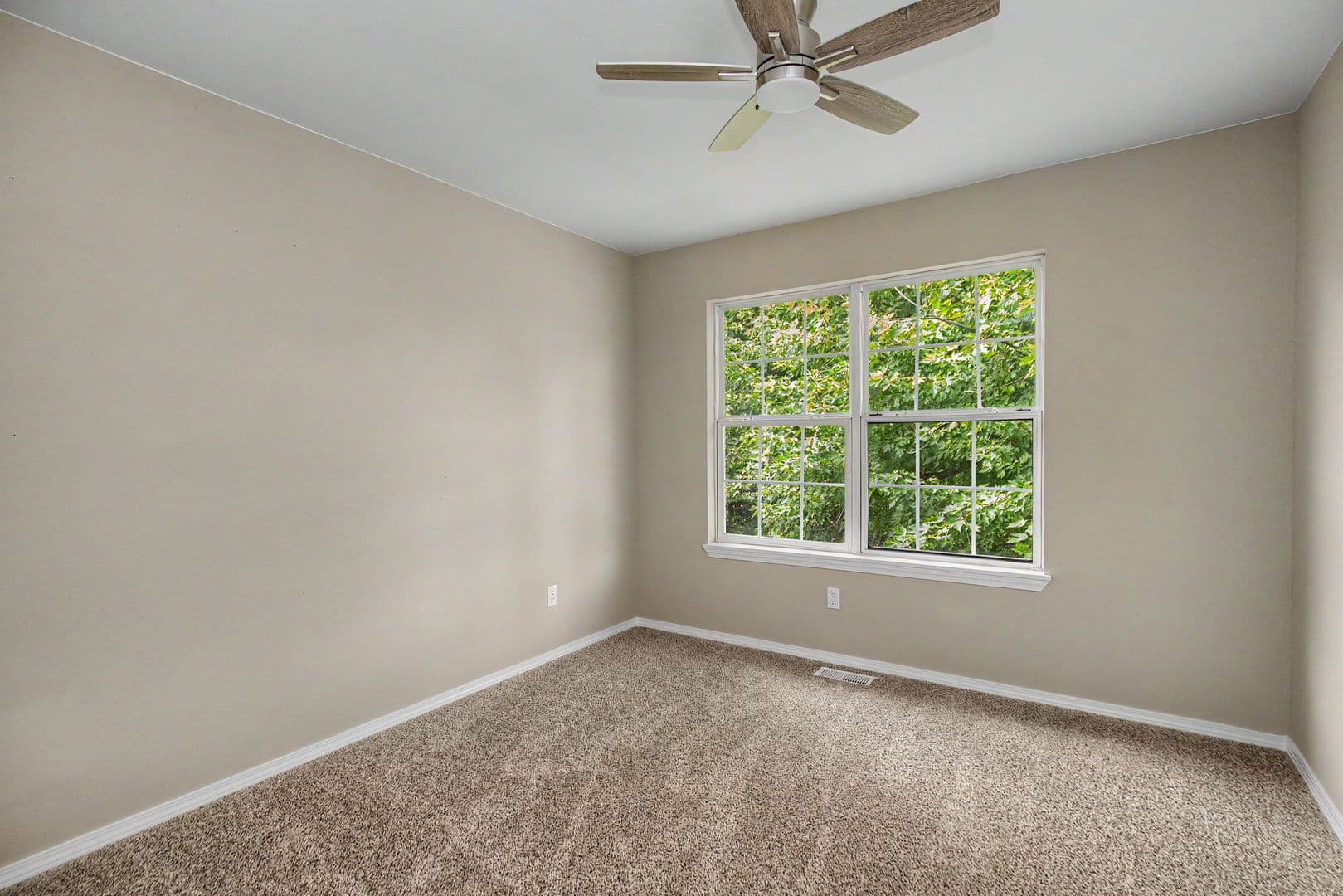 Farmington House: 179 Plover Cove