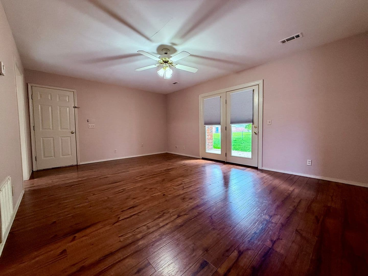 Bentonville House: 1404 A Camellia Drive