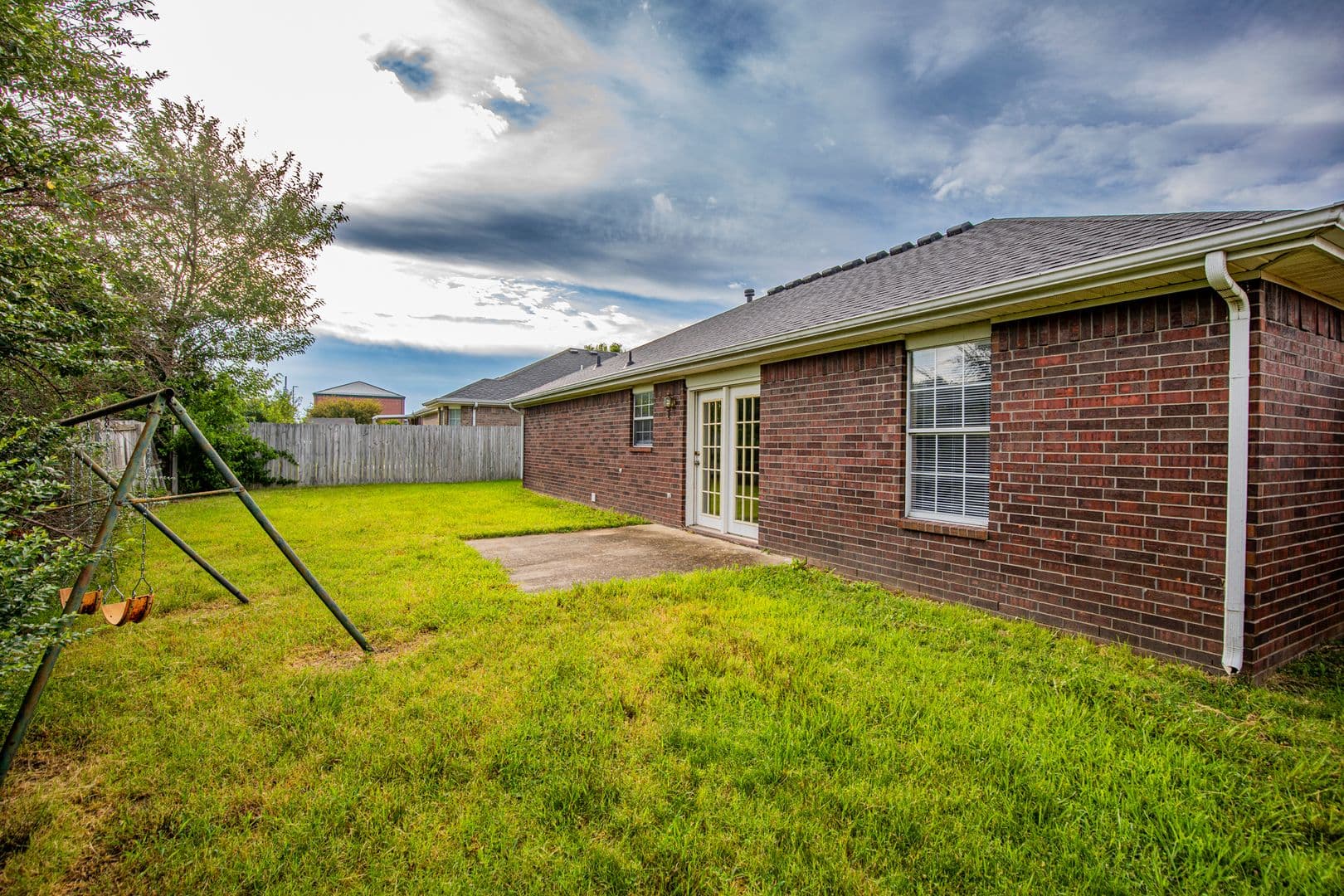 Bentonville House: 809 Jon Drive