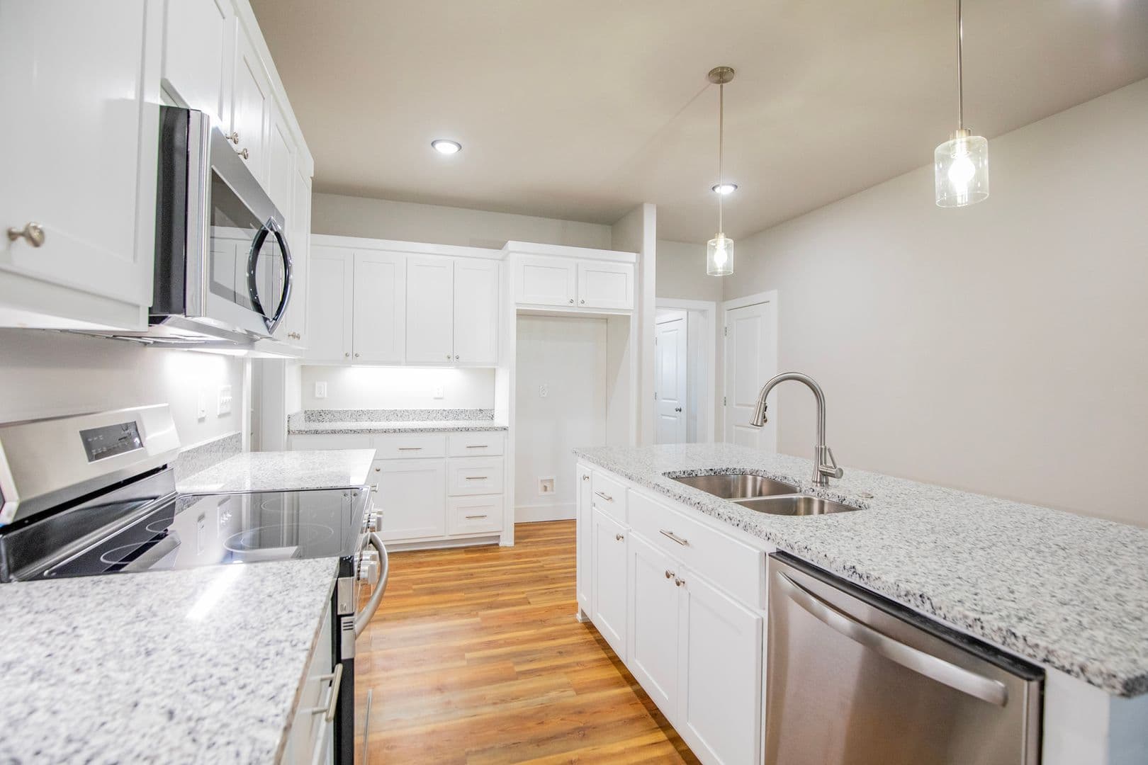 Pea Ridge House: 947 Seaborn Way