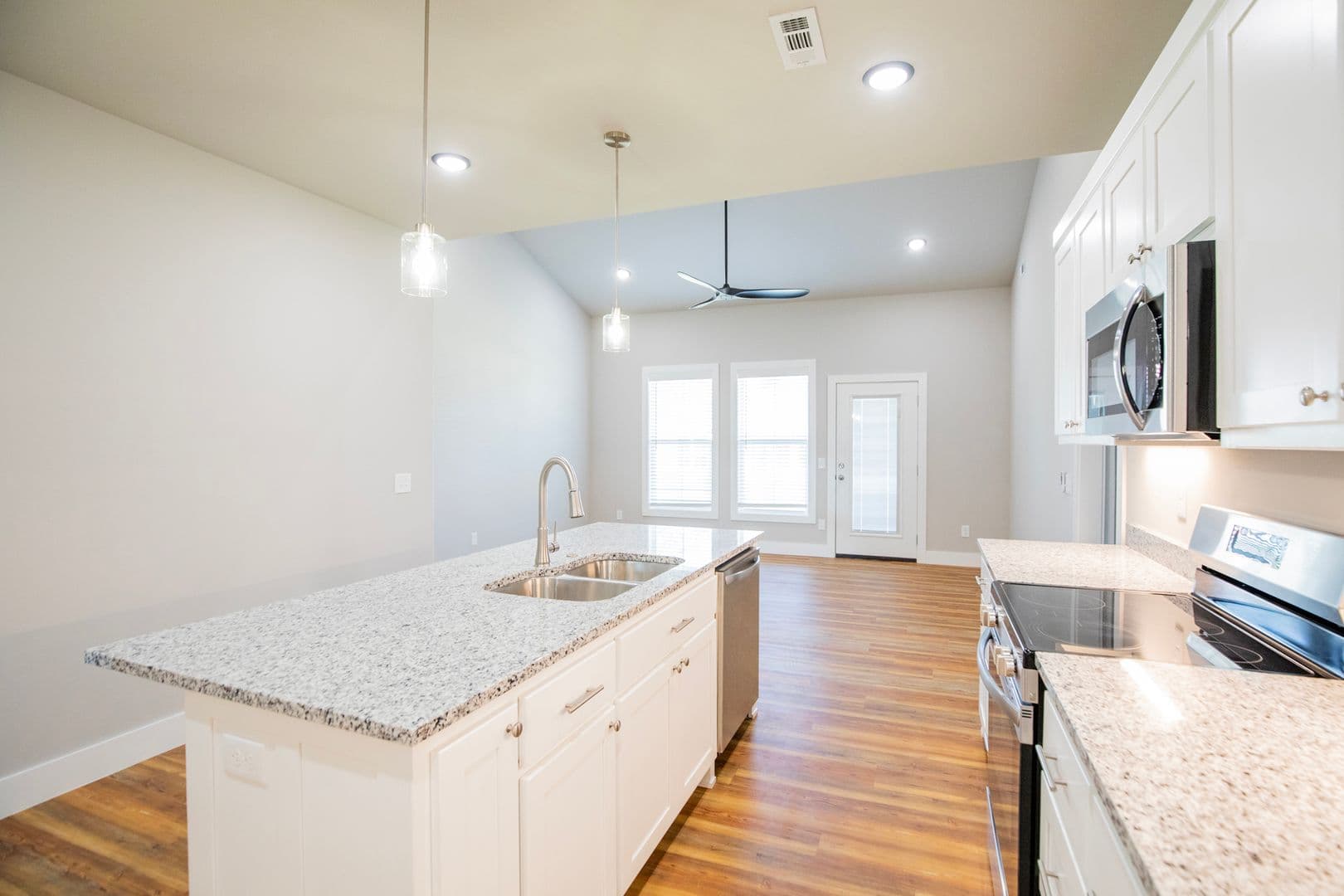 Pea Ridge House: 1036 Seaborn Way