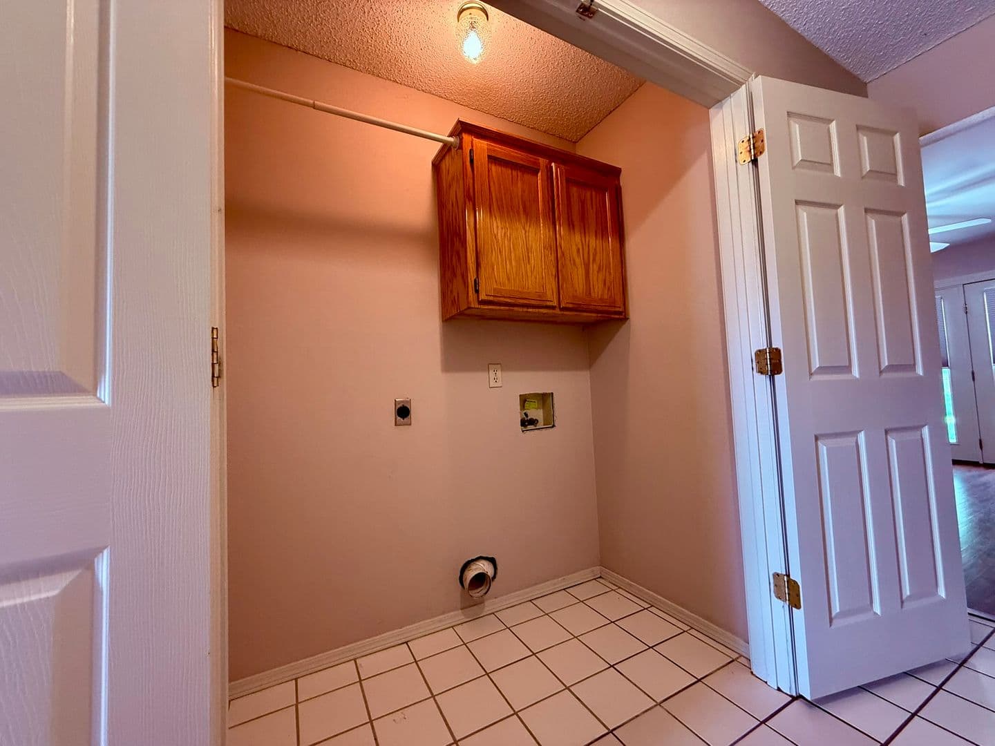 Bentonville House: 1404 A Camellia Drive