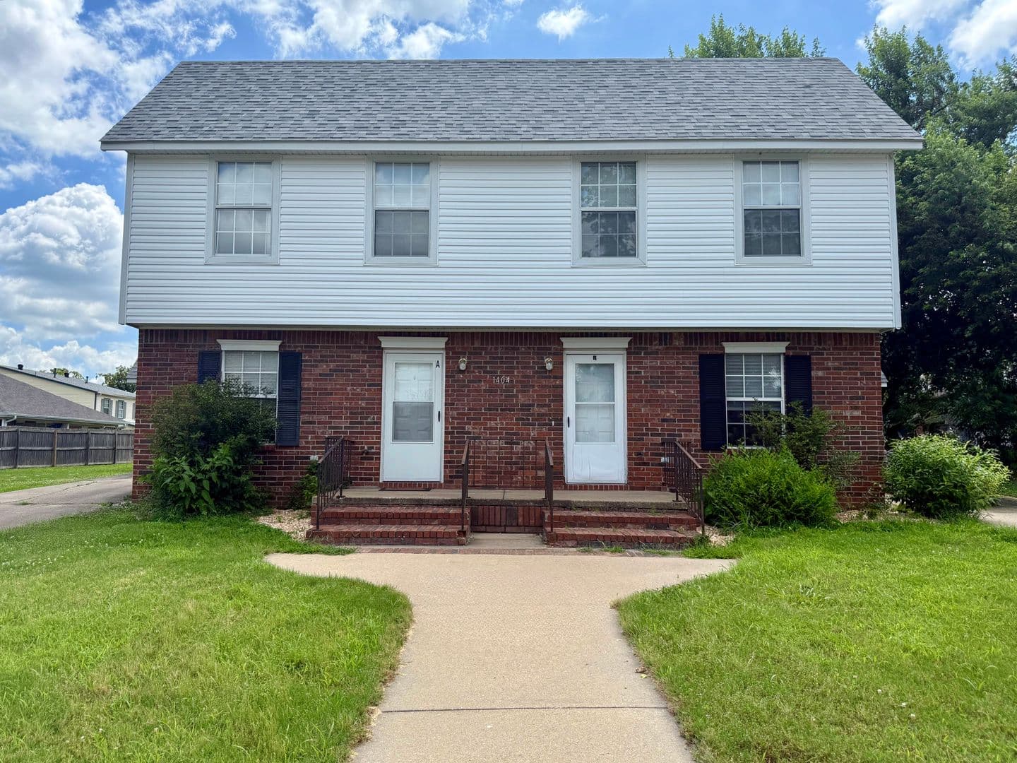 Bentonville House: 1404 A Camellia Drive