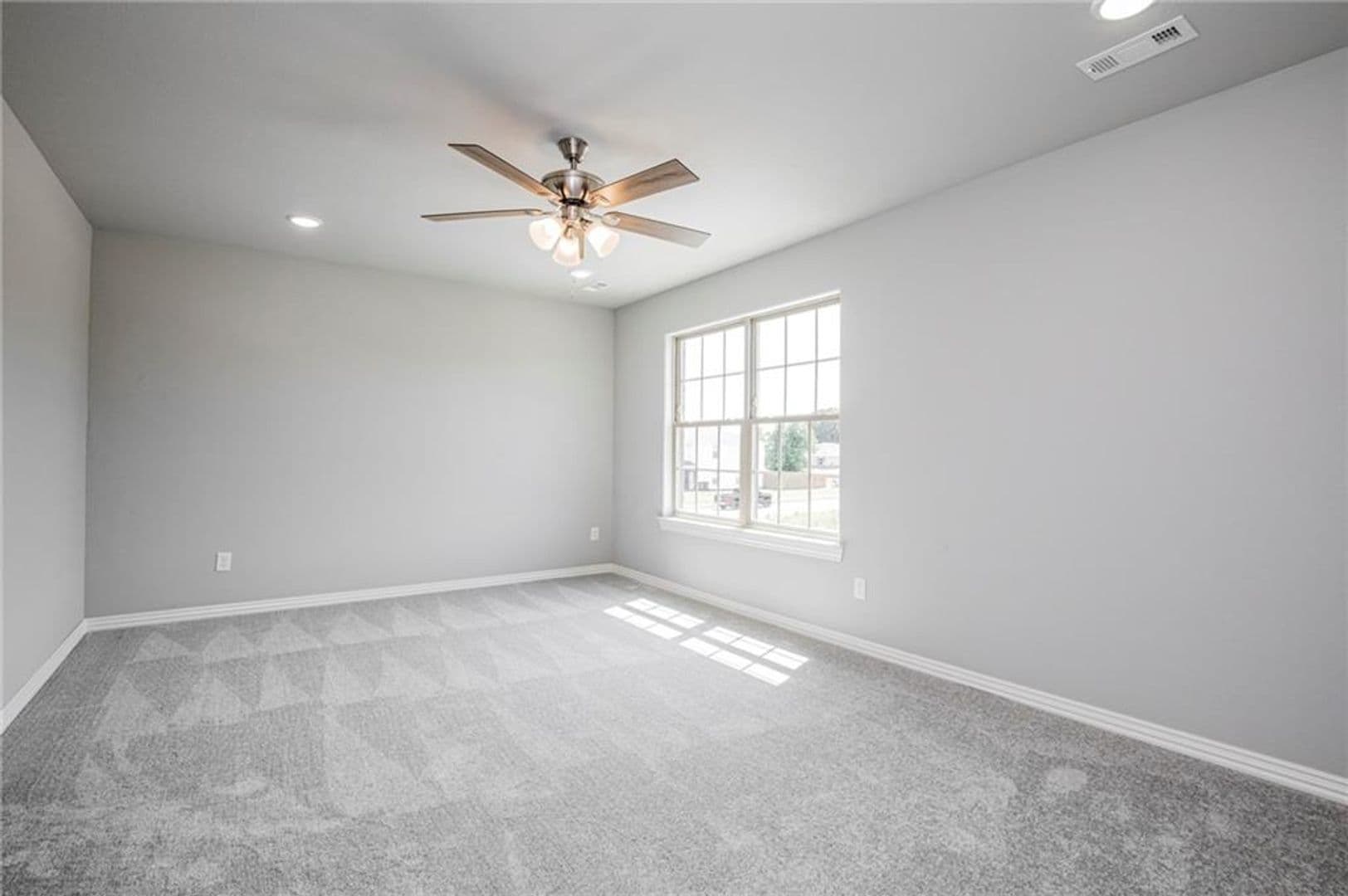 Siloam Springs House: 1903-B Azlin Place