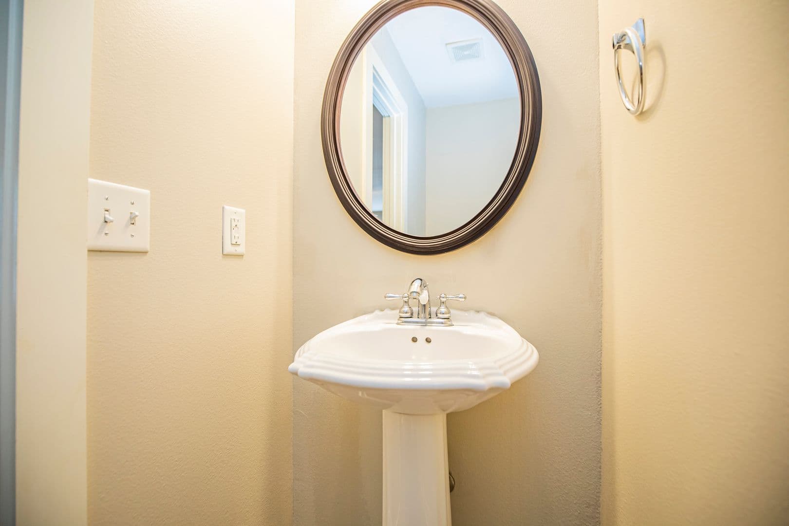 Springdale House: 2011 Karrington Ridge Unit E