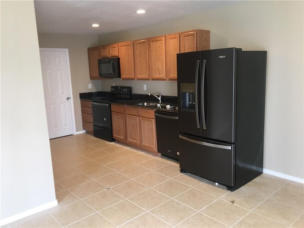Springdale House: 910-B N Crutcher