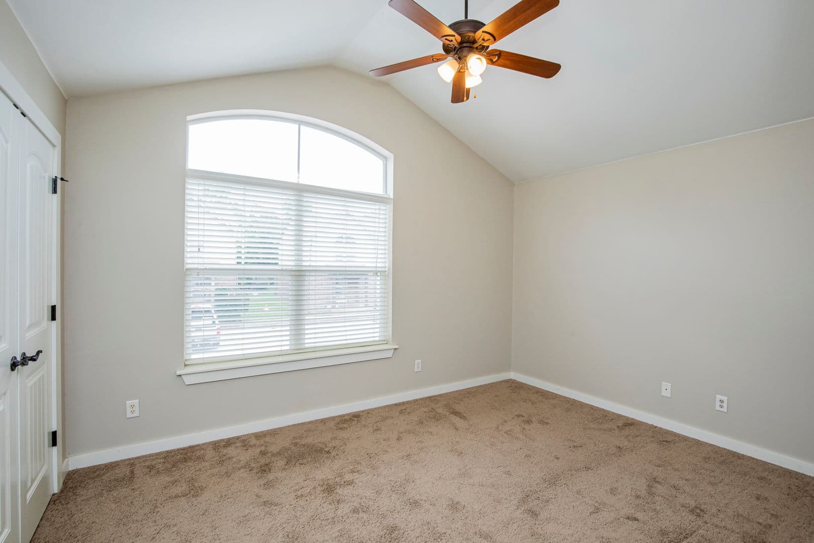 Springdale House: 2011 Karrington Ridge Unit E