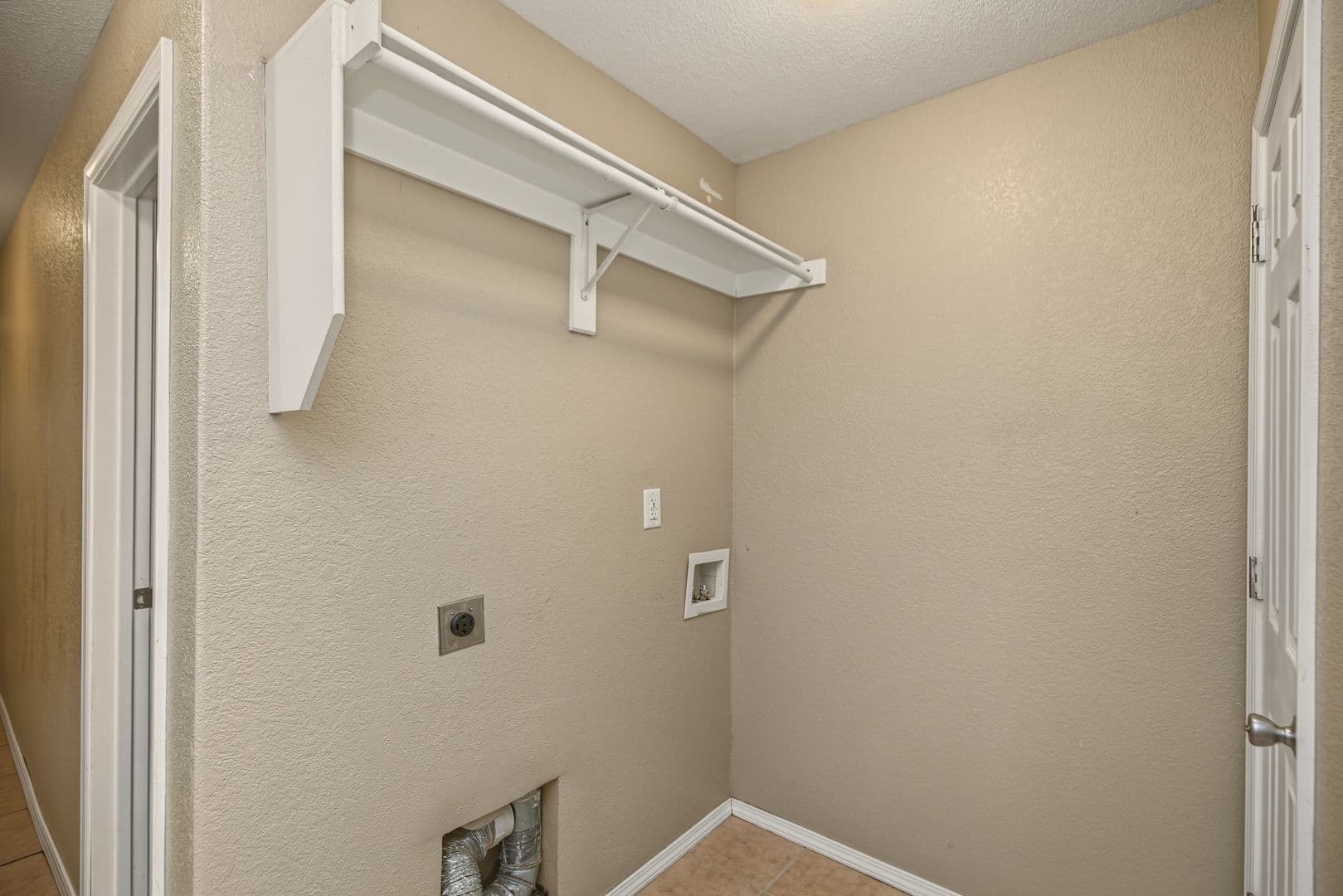 Springdale House: 910-B N Crutcher