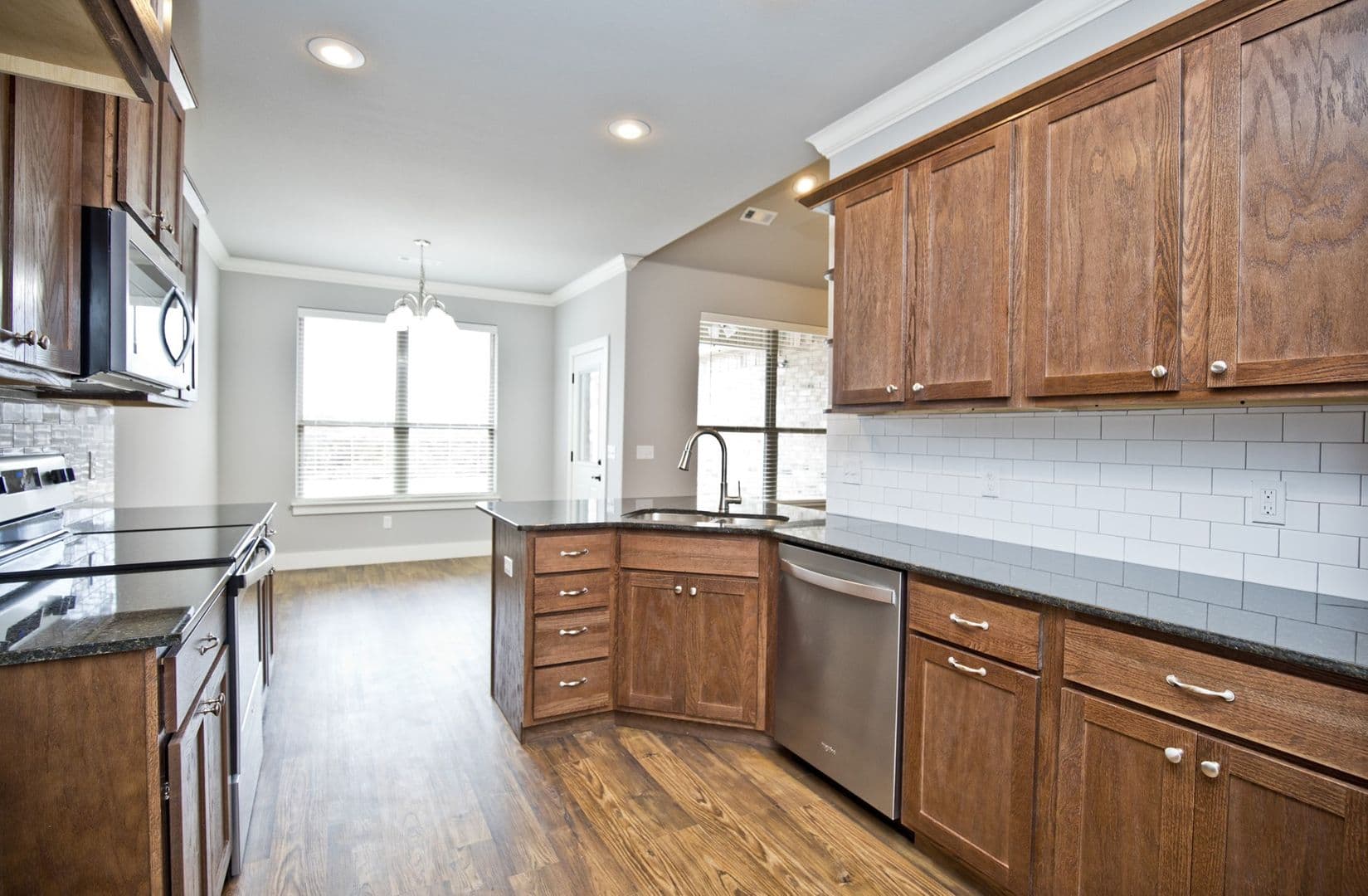 pea Ridge House: 201 Alder Street