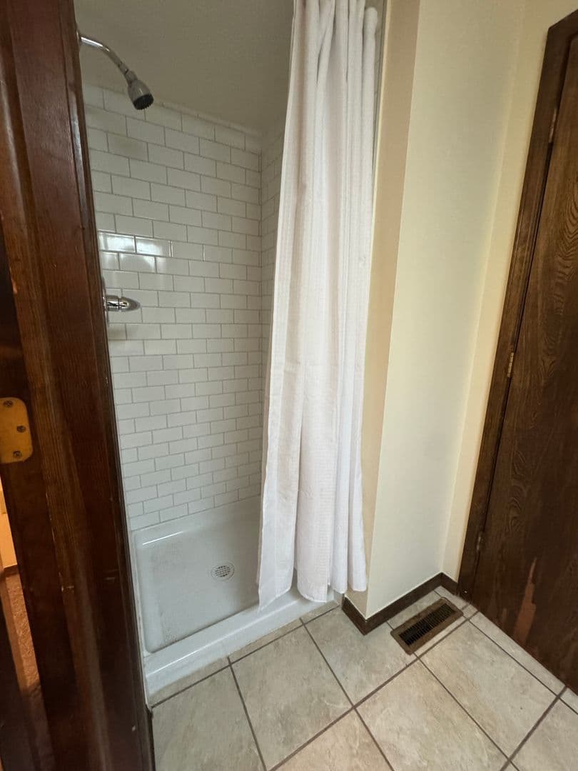 Gentry House: 1298 E. Main Street