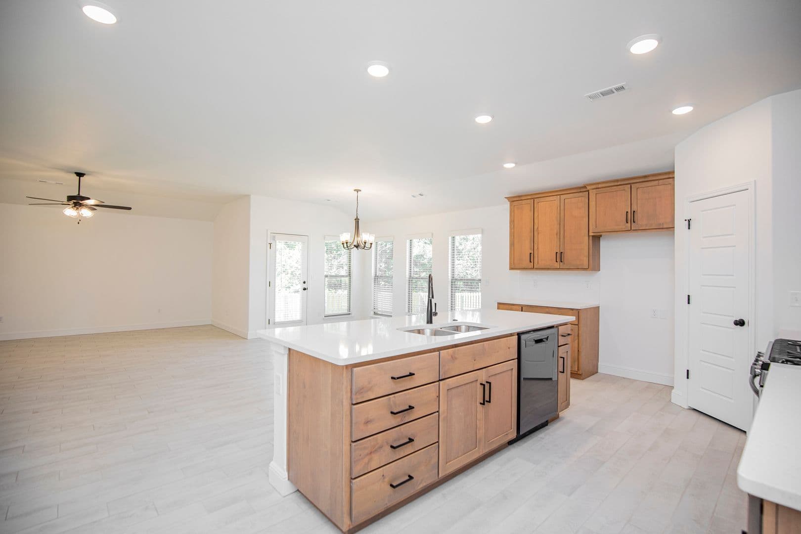 Pea Ridge House: 2515 Westbrook Loop