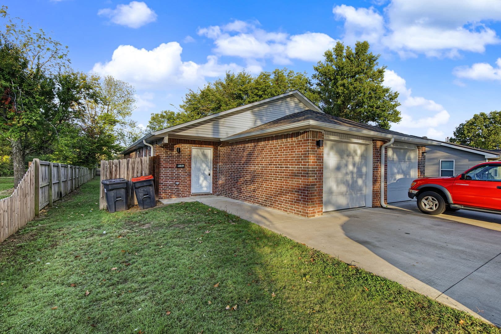 Springdale House: 910-B N Crutcher