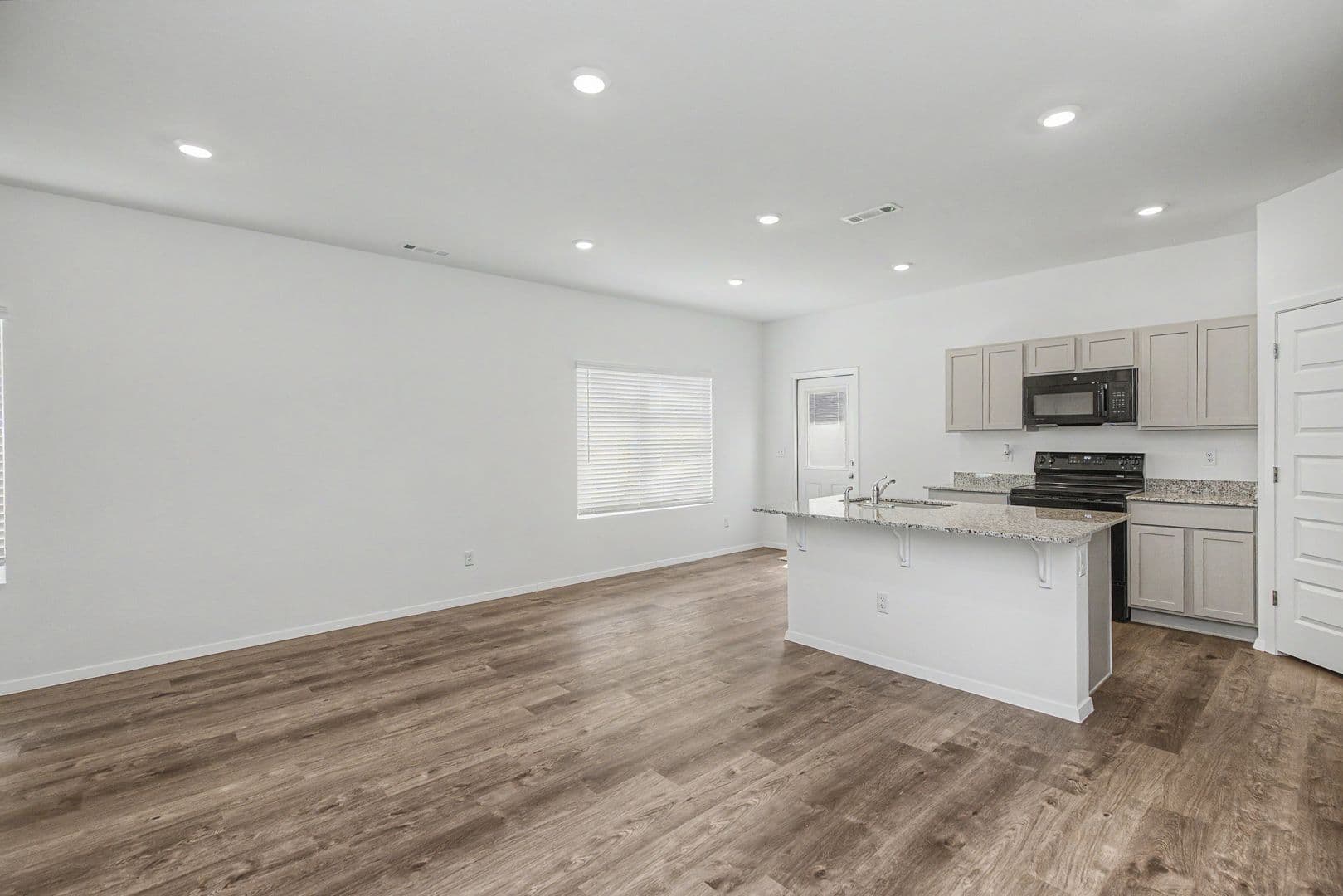 Siloam Springs House: 406 A W. Cloud Street