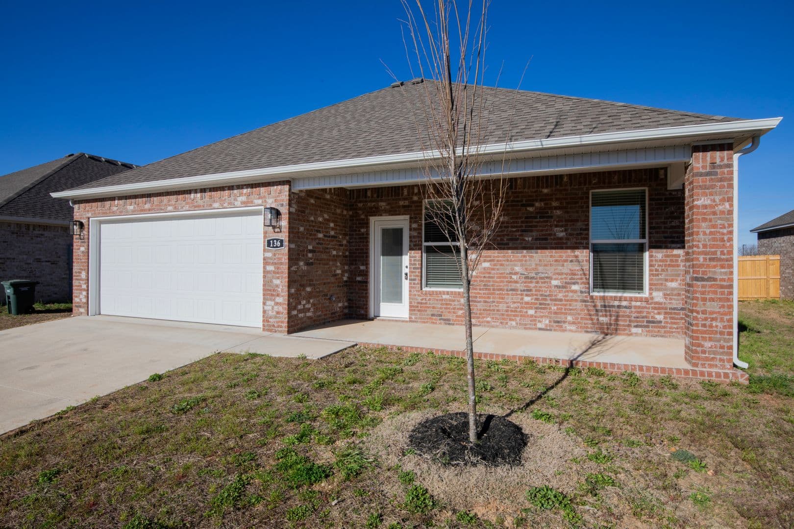 Fayetteville House: 136 S. Broyles Avenue