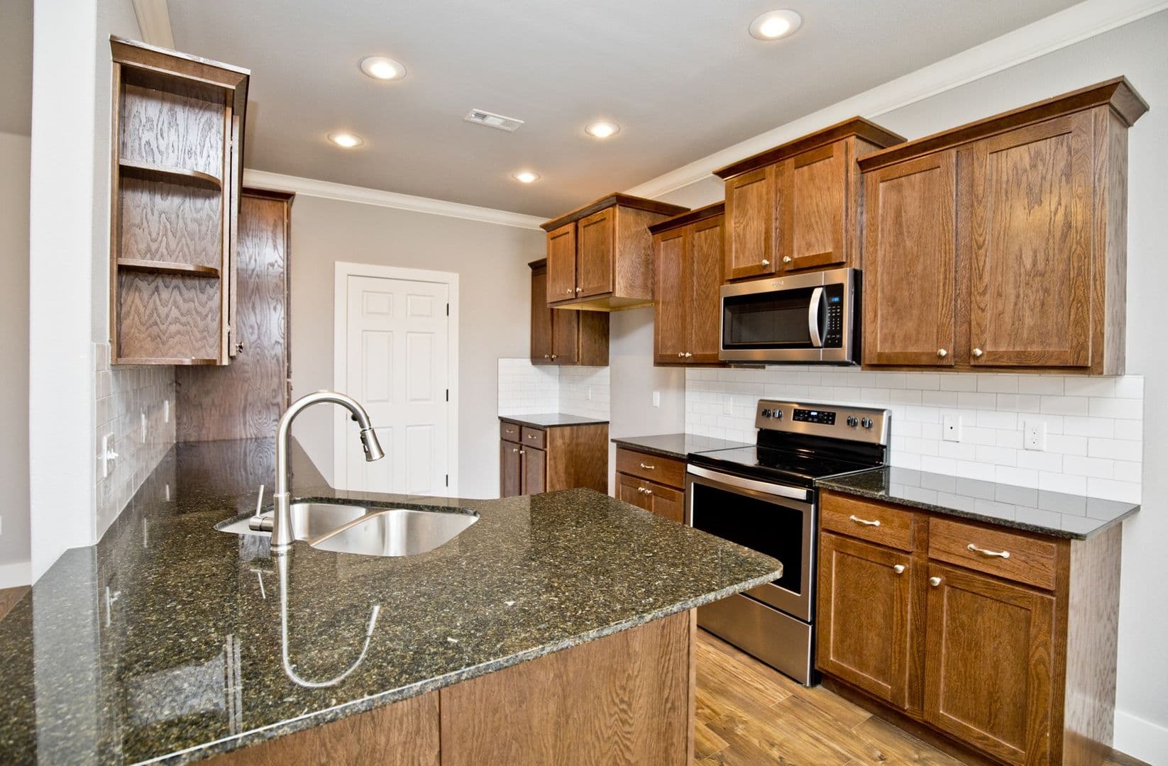 pea Ridge House: 201 Alder Street