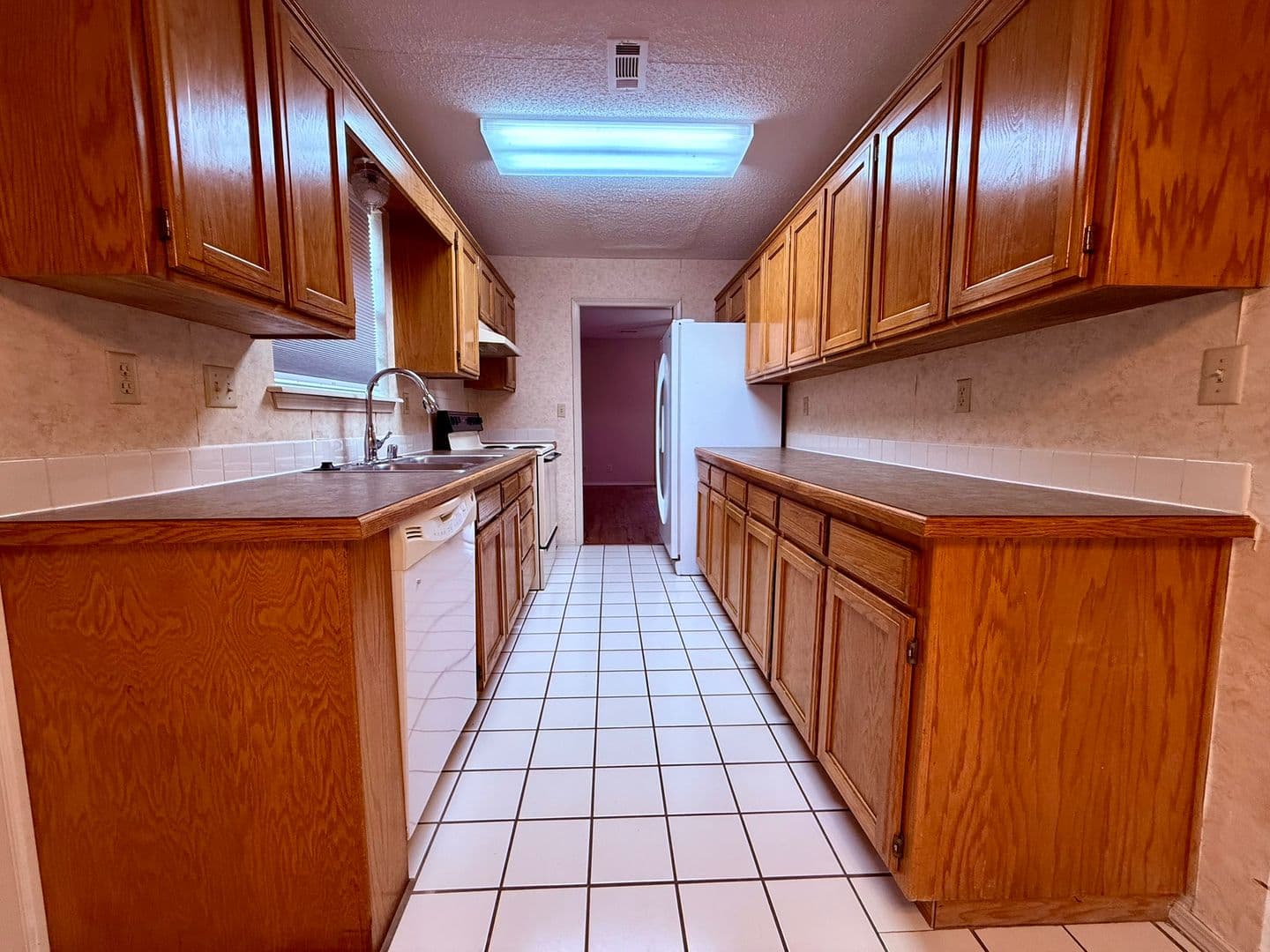 Bentonville House: 1404 A Camellia Drive