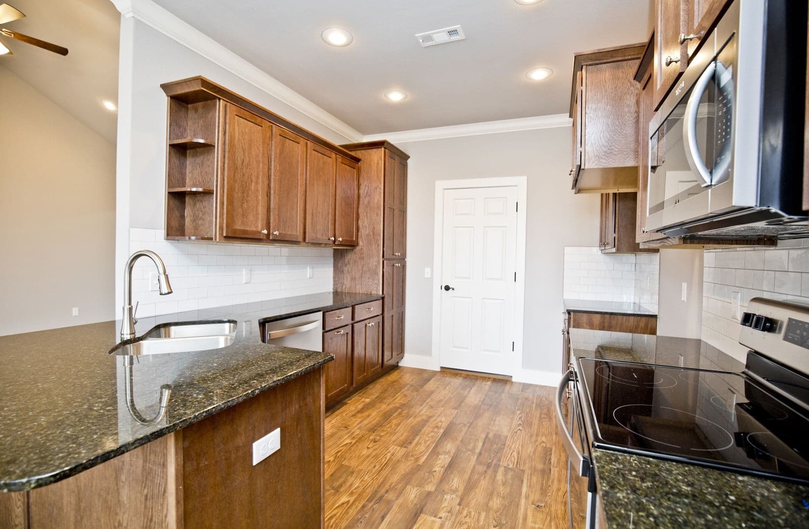 pea Ridge House: 201 Alder Street