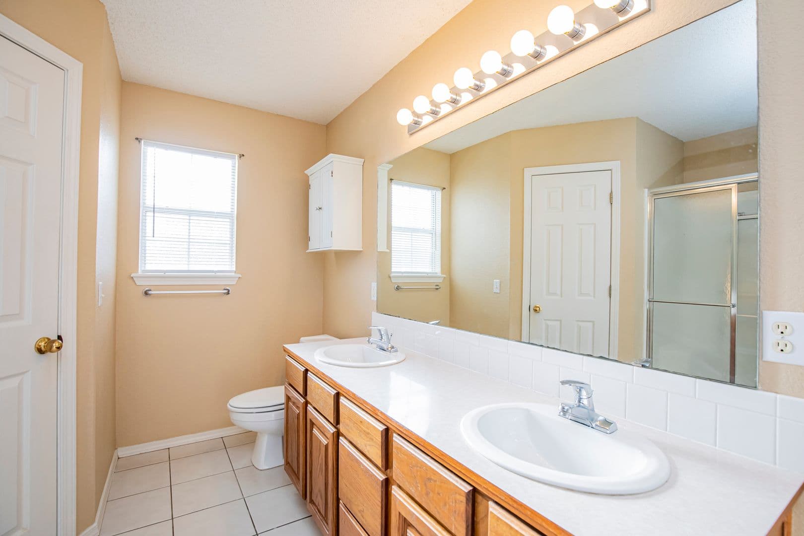 Bentonville House: 809 Jon Drive