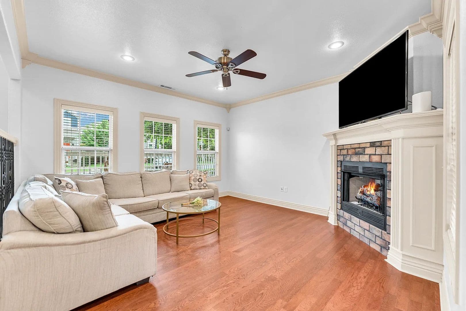 Fayetteville House: 536 Tennyson Lane