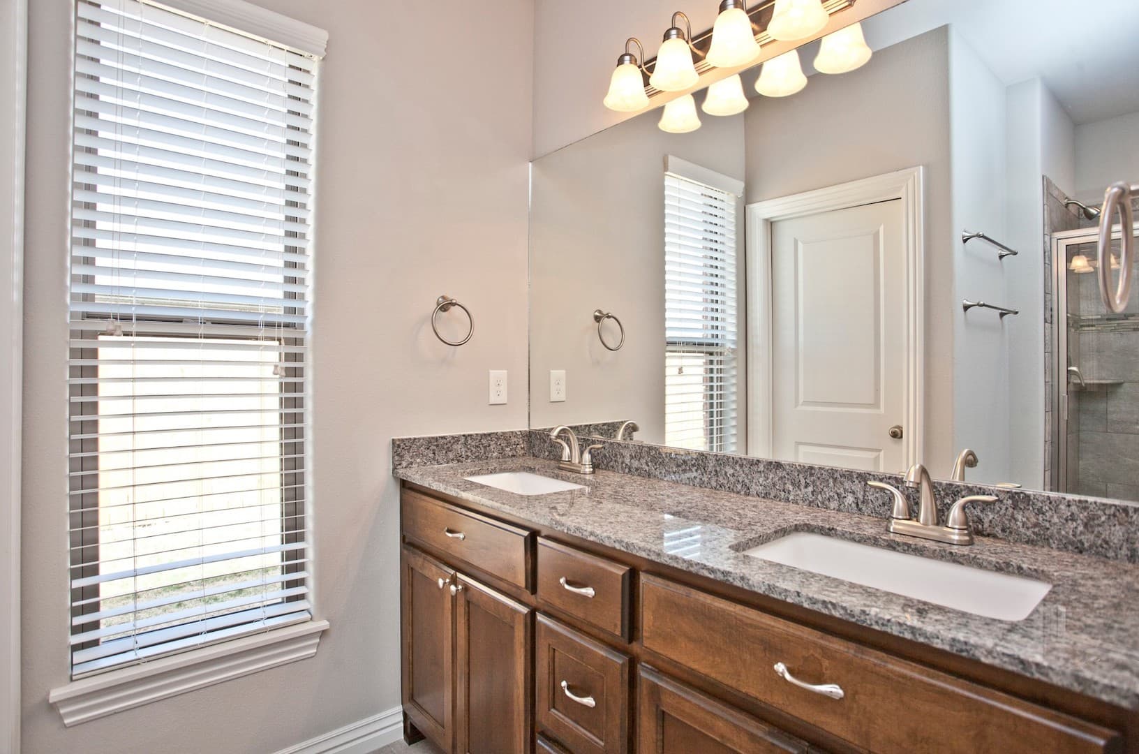 Pea Ridge House: 1003 Taylor Lane
