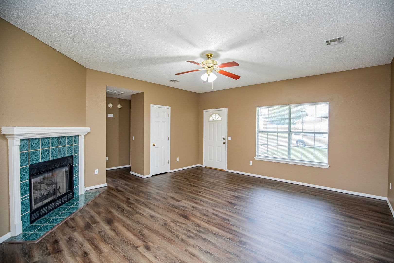 Bentonville House: 809 Jon Drive