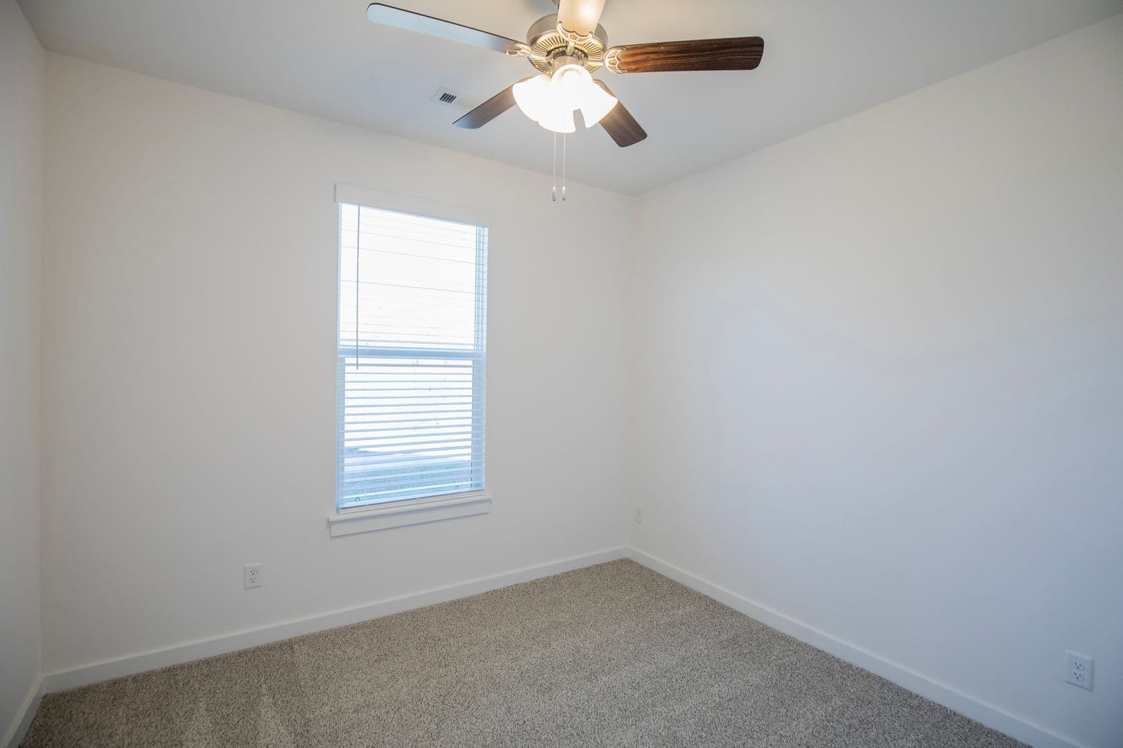 Fayetteville House: 136 S. Broyles Avenue