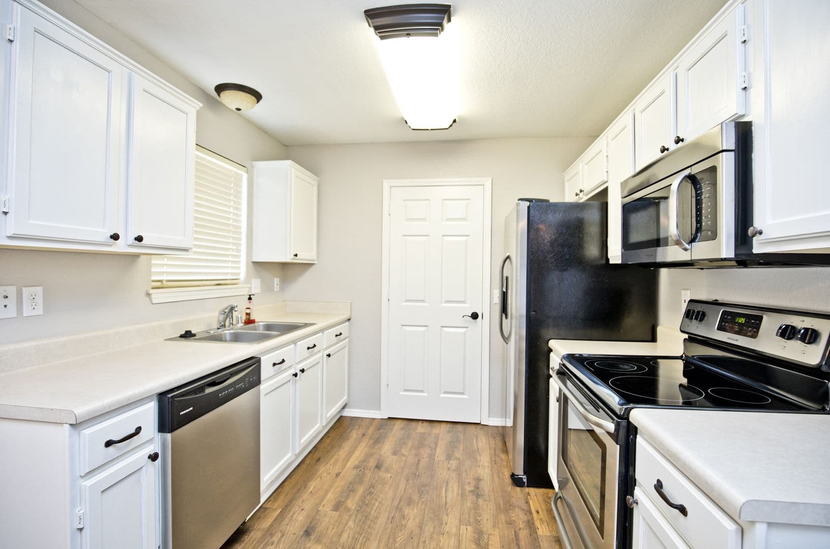 Bentonville House: 908 SW Terry Lane