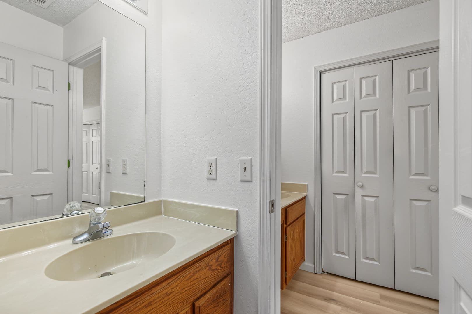 Bentonville House: 1602 Parkview Place