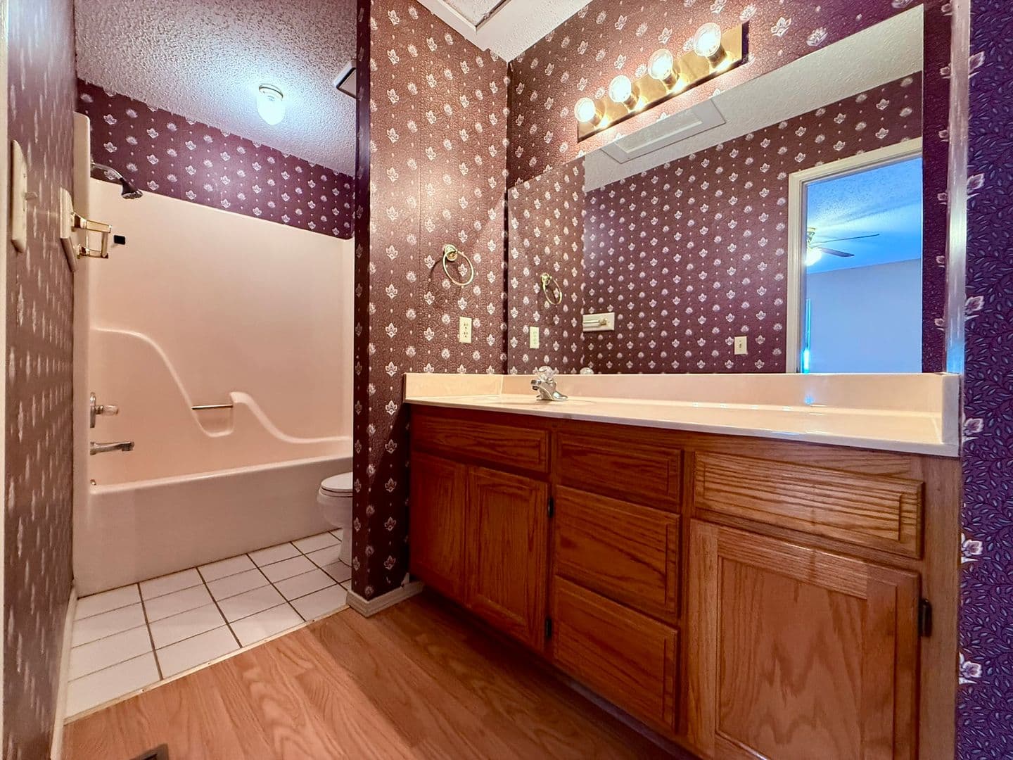 Bentonville House: 1404 A Camellia Drive