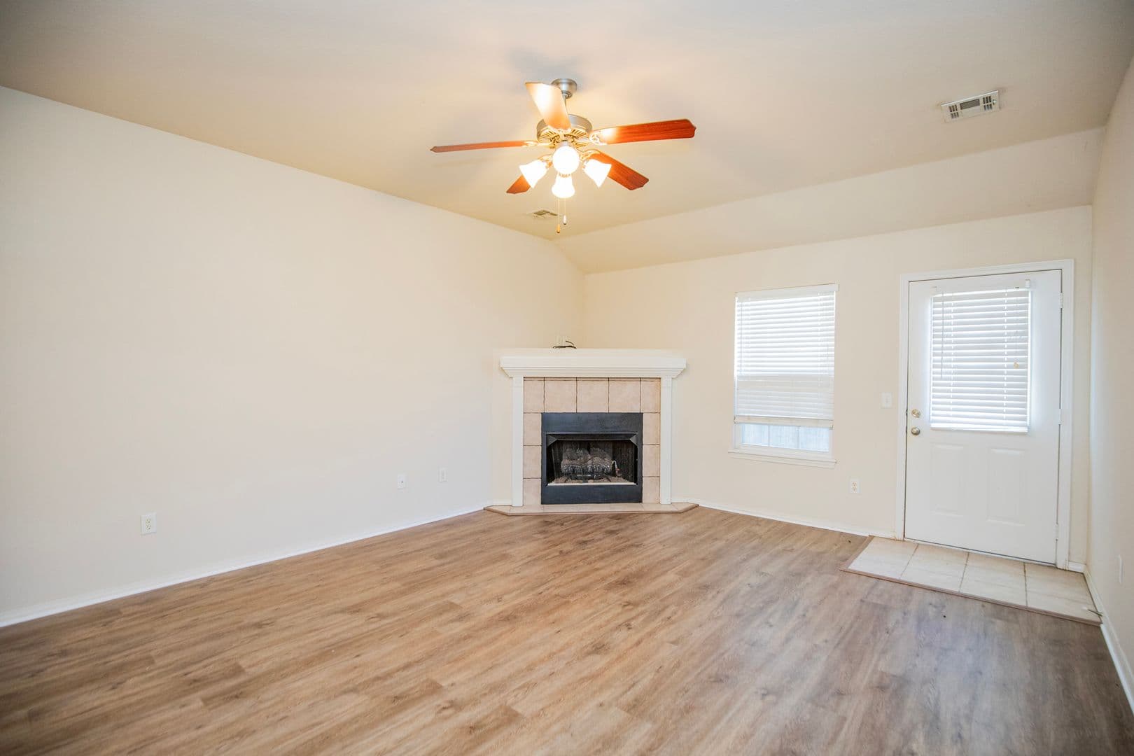 Centerton House: 610 Maplewood Drive