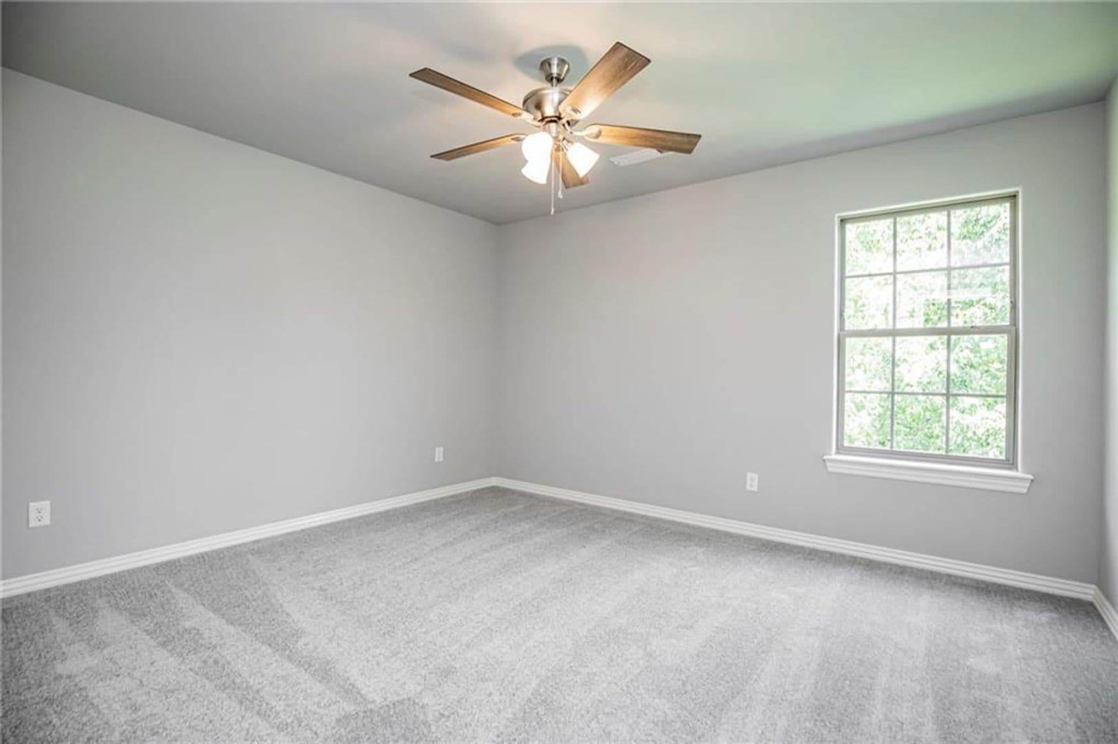 Siloam Springs House: 1903-B Azlin Place
