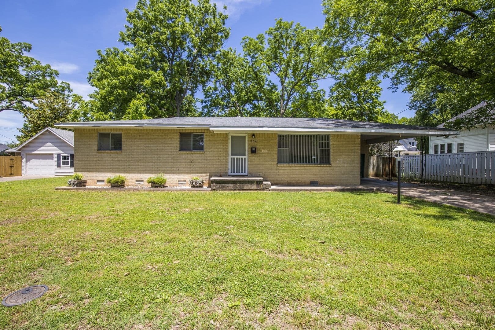 Bentonville House: 304 NW 4th Street