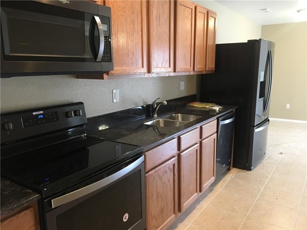 Springdale House: 910-B N Crutcher