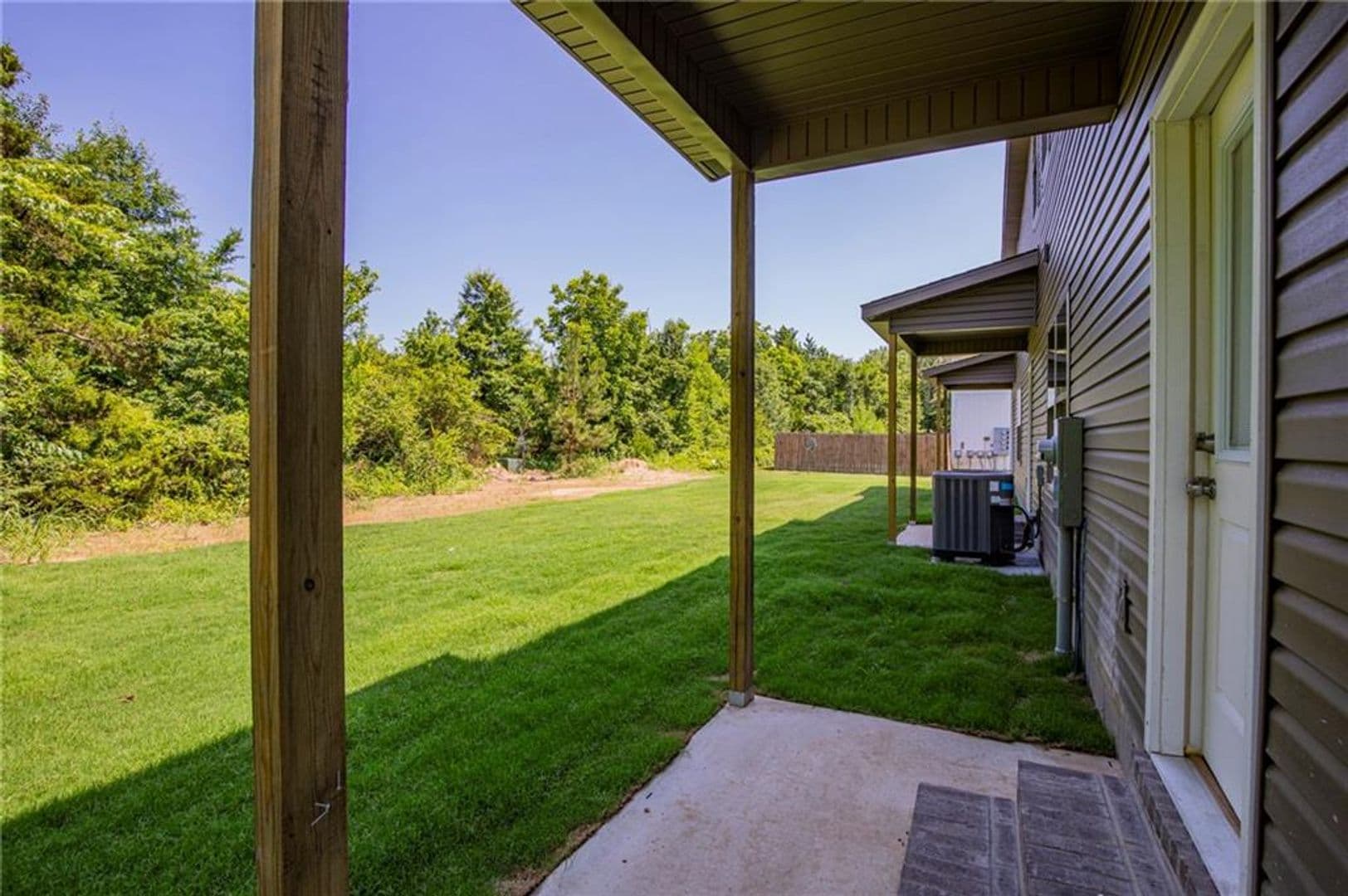 Siloam Springs House: 1903-B Azlin Place